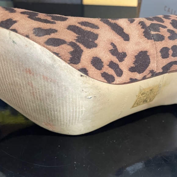 Size 8 Call it Spring heels - Picture 5 of 7